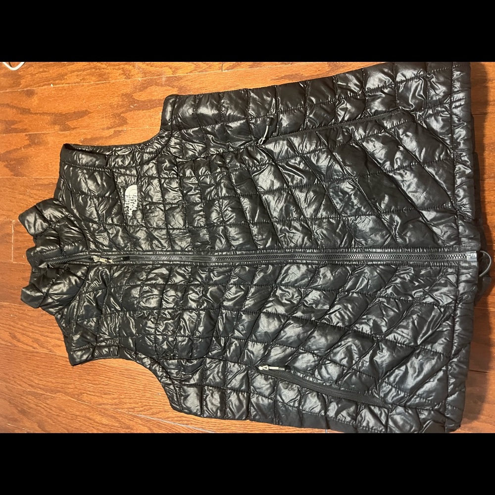 North face black puffer vest size medium